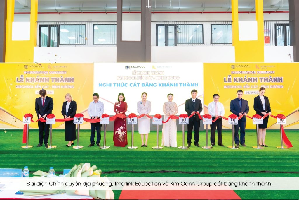 Đại diện Chính quyền địa phương, Interlink Education và Kim Oanh Group cắt băng khánh thành
