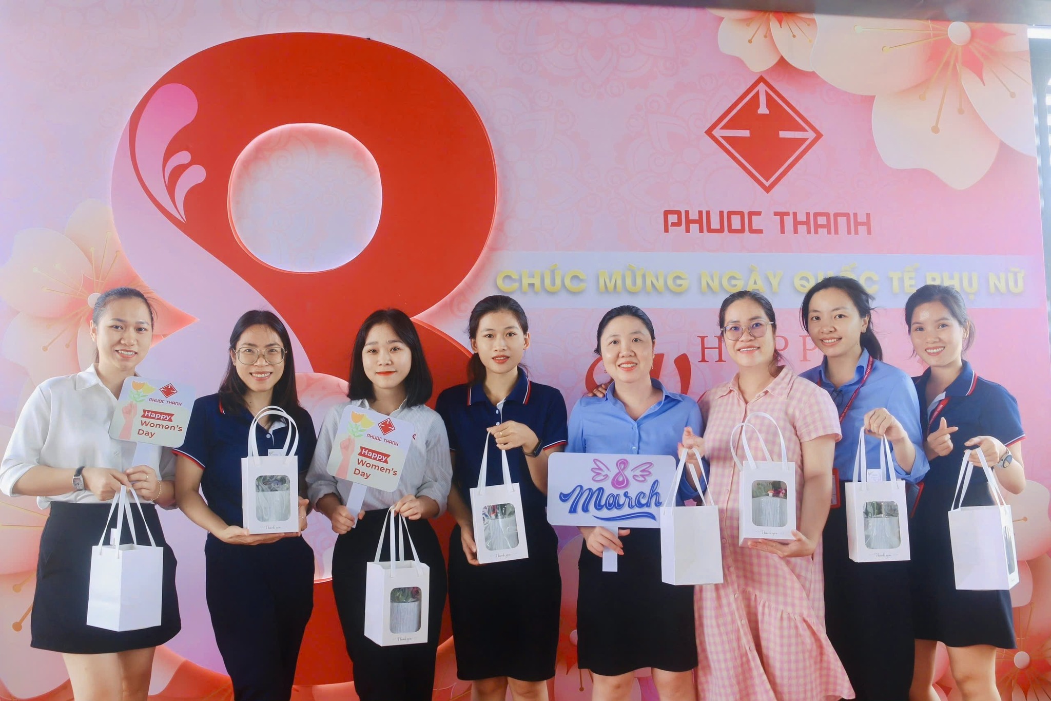 CHÚC MỪNG NGÀY QUỐC TẾ PHỤ NỮ 08/03 – TRI ÂN NHỮNG ĐÓA HOA TỎA SÁNG